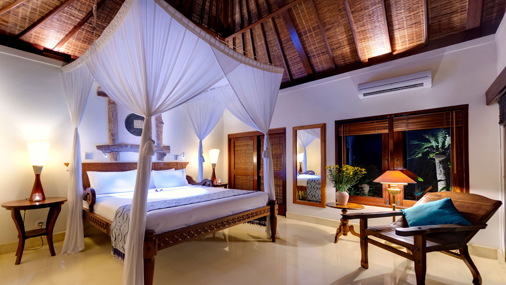 Villa Kedidi - Guest bedroom 3 at night